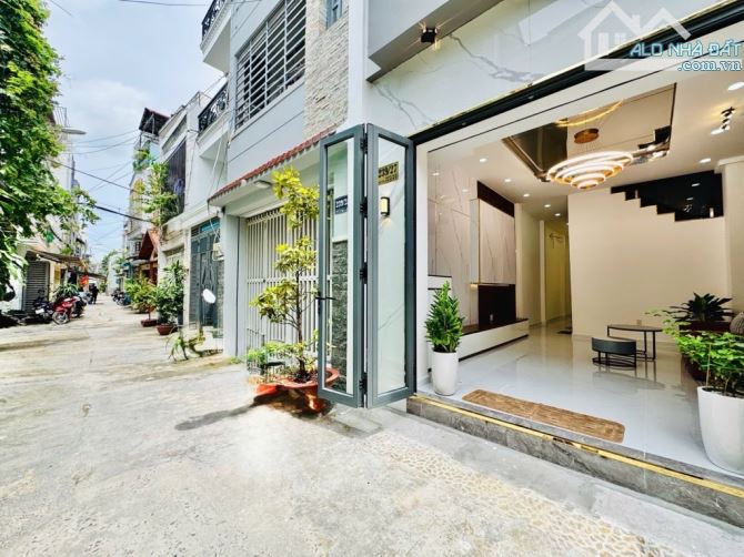 BÁN NHÀ GÒ VẤP - NHÀ MỚI ĐẸP - 3 TẦNG - HẺM XE HƠI - 60M2 - NỞ HẬU - HƠN 9 TỶ xíu
