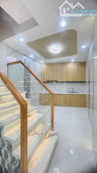 Bán nhanh nhà 3 tầng Ni Sư Huỳnh Liên – Tân Bình – Giá chỉ: 4tỷ35 (còn tl)
