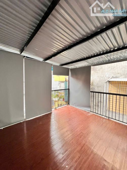 Tập thể tầng 3 mặt phố Thanh Nhàn 120m , 3 ngủ 2 vệ sinh