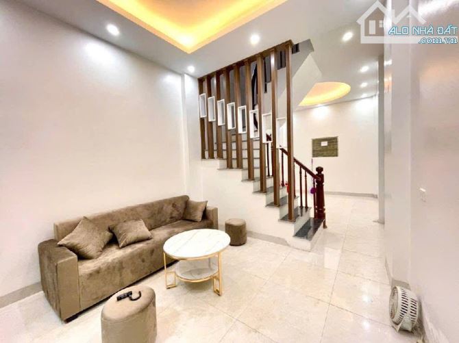 HAI BÀ TRƯNG GẦN TIME CITY - 38M2 4 TẦNG NHÀ MỚI - NGÕ TRƯỚC NHÀ RỘNG THOÁNG - 6 TỶ 9