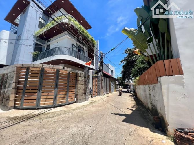 BÁN ĐẤT HẺM 139 AMA KHÊ. DT: 6x25M. GIÁ: 3,5 TỶ