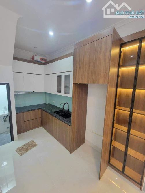 BÁN GẤP NHÀ ĐẸP THỤY KHUÊ TT TÂY HỒ FULL NỘI THẤT 30M X 5 TẦNG 5,75  TỶ