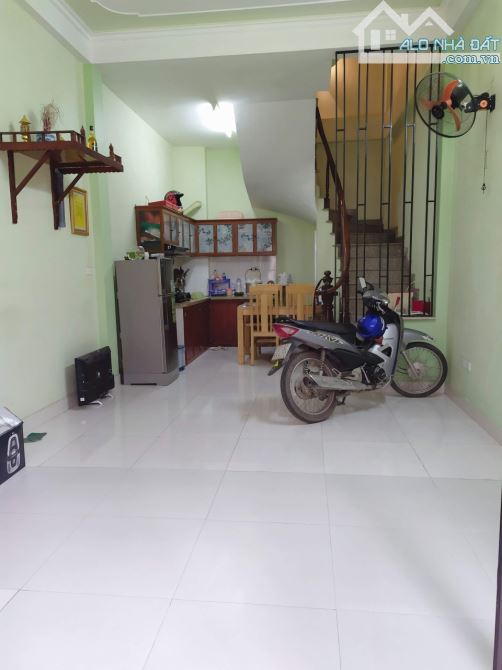 Cho thuê nhà  nguyên căn 4 tầng ở Lê Quang Đạo - Phú Đô - Nam Từ Liêm ,
 Full đồ Giá:9.5