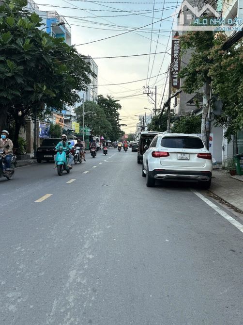 NGỘP giảm 6 tỷ MTKD 4 lầu đẹp Nguyễn Hữu Tiến 160m2 ngang 5m gần Tây Thạnh 19.3 tỷ.