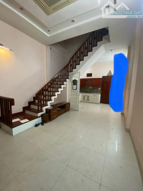 Cho thuê nhà Xuân La , Tây Hồ DT38m X 4 tầng ,Đường ô tô 15tr/tháng.