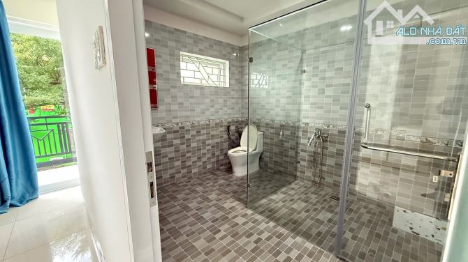 Nhà 3,5 tângd siêu đẹp, gần biển, kđt phước long b, tặng toàn bộ nội thất, giá chỉ 8,5 tỉ - 10