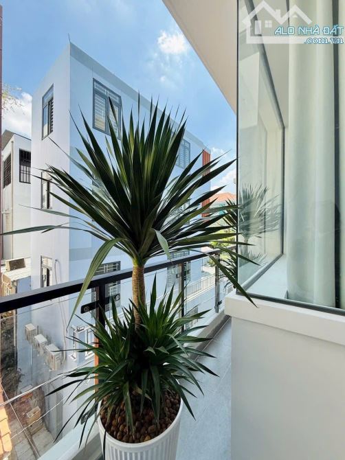 Bán nhà hẻm 1/, 51.2m2 ngay Hồ Văn Huê, Phú Nhuận. Giá: 4 Tỷ 225. SHR, hẻm xe hơi 5m - 10