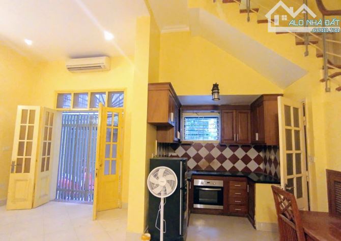 CHO THUÊ NHÀ NGÕ TÔ NGỌC VÂN, TÂY HỒ- DT 48M 4T, 3PN, 3WC, ĐỒ CƠ BẢN CHỈ 15,5TR - 10