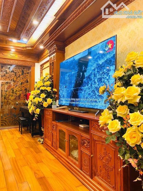 Biệt thự đẳng cấp Nguyễn Thị Định - 5 ô tô tránh - 340m2 - MT 18m - 105 tỷ - 1