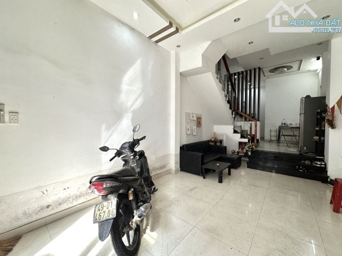 Nhà Phú Nhuận hẻm xe hơi Hoàng Hoa Thám - 4 tầng 5PN - cho thuê 25tr/th -38,1m2 -  8,7 tỷ - 11