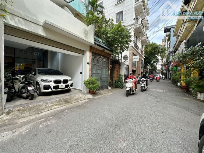 PHÚ NHUẬN - NHÀ ĐẸP 5 TẦNG 72m2 - THANG MÁY - HẺM KINH DOANH 8M - 21.9 TỶ - 11