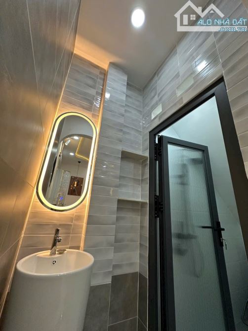 🟢PHAN VĂNBTRỊ -GẦN CHỢ BÀ CHIỂU-GIÁP Q 1-DTSD: 72M2 +2TẦNG-3PN(PN DƯỚI TRỆT) CHỈ:6 TY🟢M - 11
