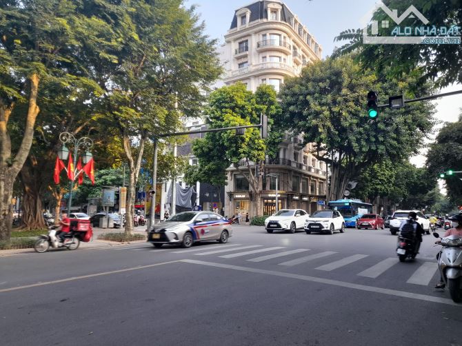 Bán nhà mặt phố Phan Chu Trinh, Hoàn Kiếm 514m2, mặt tiền 18.5m, giá 462 tỷ - 1