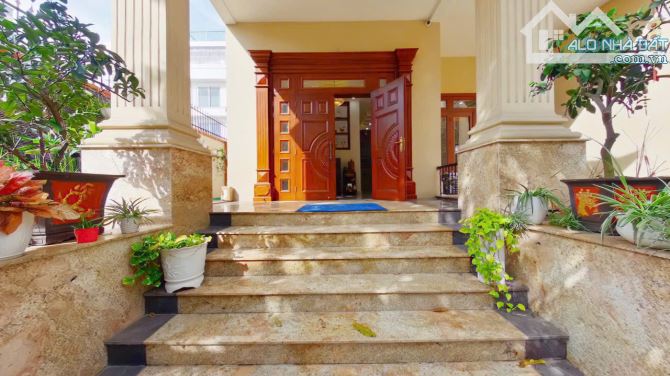 Nhà mới nguyễn thị thập - 10x20. Hầm 5 Lầu . Có thang máy 47 tỷ SHR chính chủ - 1