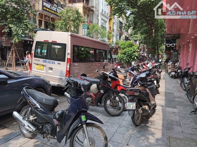 Bán nhà mặt phố Cầu Gỗ - 80m ra Hồ Hoàn Kiếm - 398m2, mặt tiền 13.5m, Giá 279 tỷ - 1