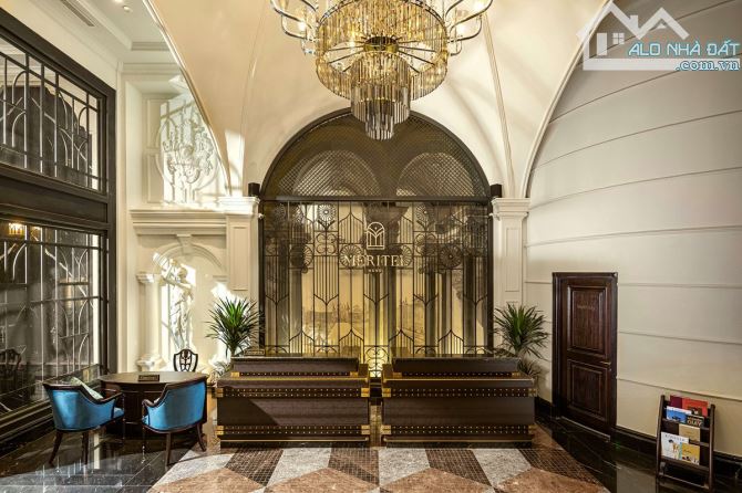 Bán khách sạn mặt phố Hàng Bông, Hoàn Kiếm chỉ hơn 200 tỷ, DT 300m2, XD 14 tầng Vip - 1