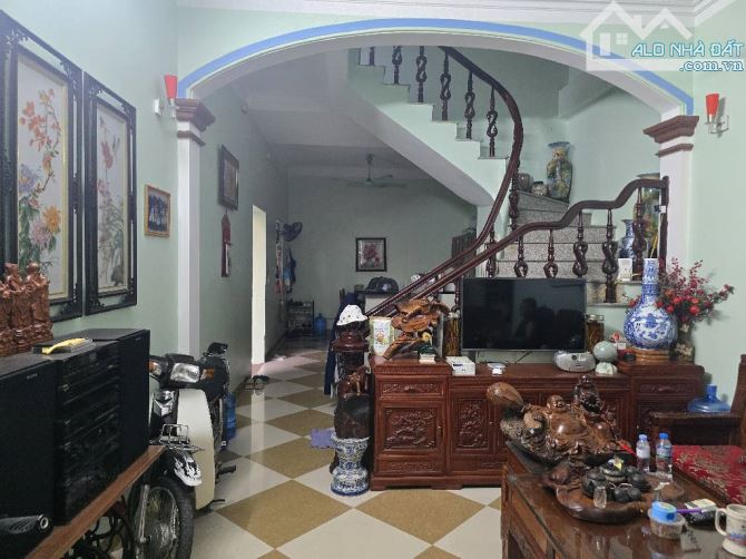LÔ GÓC HAI THOÁNG Ô TÔ ĐỖ CỬA DÂN XÂY- 15M Ô TÔ TRÁNH - KHU VỰC HIẾM NHÀ BÁN - GẦN NHÀ VĂN - 1