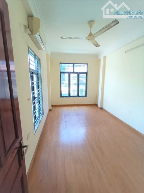 Cho thuê nhà mặt phố Giáp Bát - Kim Đồng, 35m² x 5 tầng, thiết kế 3 phòng ngủ 13,5 triệu - 1