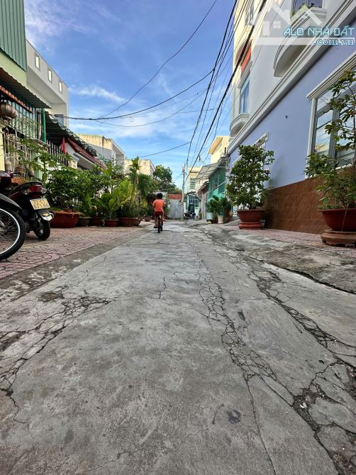 Bán căn nhà cấp 4 hẻm  Trương Công Định, Thành Phố Vũng Tàu - 1