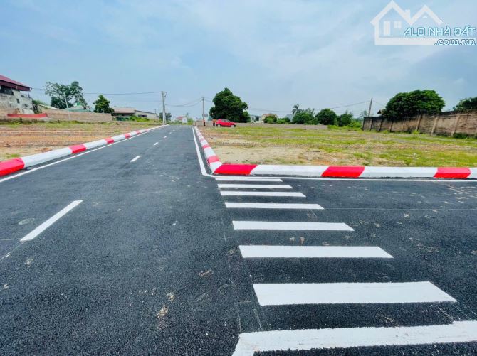 Cực hốt đường trải nhựa dt 100m mà giá chỉ nhỉnh 1ty 9 xiu dất  kinh doanh luôn rồi ae ơi - 1