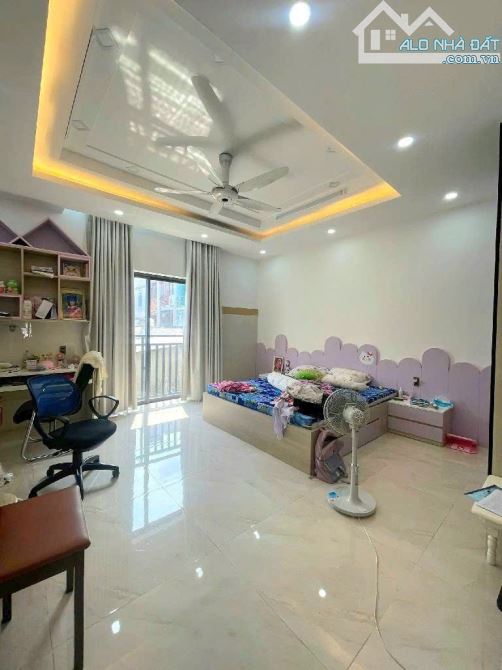 NHÀ MẶT TIỀN KINH DOANH KHU VIP TÊN LỬA NGANG 5M _100M2 3 tầng ,4PN - 1