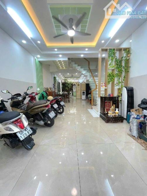 NHÀ MẶT TIỀN KINH DOANH KHU VIP TÊN LỬA NGANG 5M _100M2 3 tầng ,4PN - 6