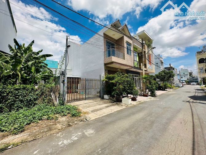 Bán cặp đất sổ riêng thổ cư p. Bủu Hoà - 1