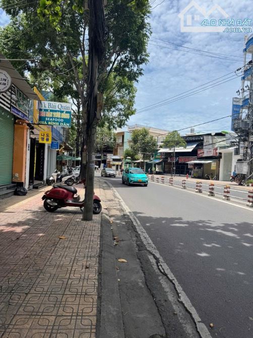 🔥Bán Nhà Mặt Tiền Nguyễn Thị Minh Khai Đường 20M Kinh Doanh Sầm Uất Gần Biển - 1