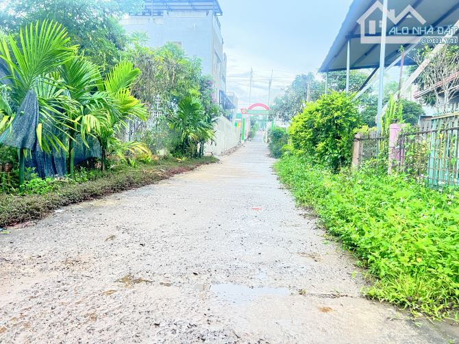 Nhà kiên cố góc 3 mặt tiền hẻm Lê Duẩn - DakMil - 1