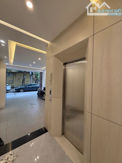 Bán nhà phân lô Hoàng Cầu, ô tô tránh, vỉa hè, thang máy, gara ô tô, 65m² - 1