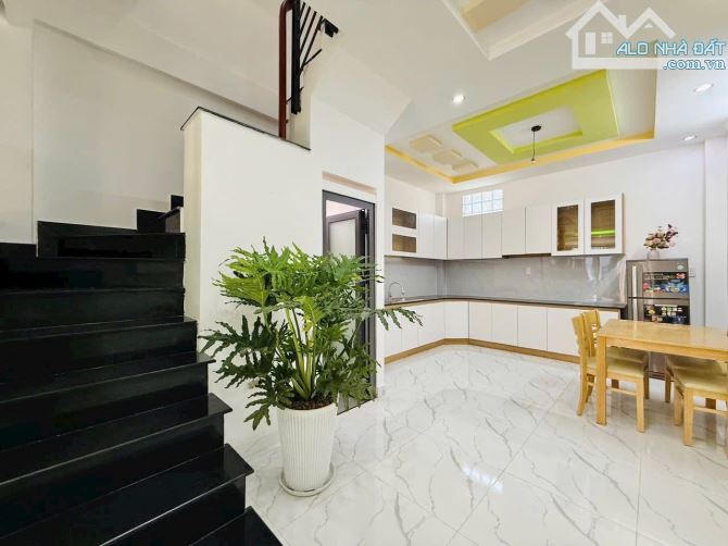 Bán nhà hẻm 1/, 51.2m2 ngay Hồ Văn Huê, Phú Nhuận. Giá: 4 Tỷ 225. SHR, hẻm xe hơi 5m - 1