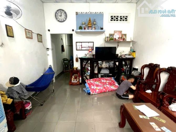 NP682 BÁN NHÀ P.TÂN PHONG :  Diện tích : 4m x 19.5m cấp 4 sổ hồng riêng đất ở thổ cư 💯 - 1