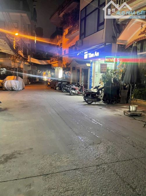 bán nhà Phân lô Thịnh Quang, Đống Đa DT 70m C4, MT 6m 🧧Gia 22 Tỷ - 1