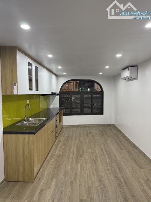 THÔNG PHONG ĐỐNG ĐA NGÕ BA GÁC -6 TẦNG- DT23M-MT3.2M GIÁ CHỈ 6.8 TỶ - 1