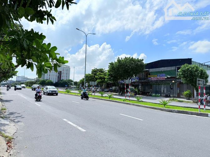 Bán đất mặt tiền Nguyễn Tất Thành - 1