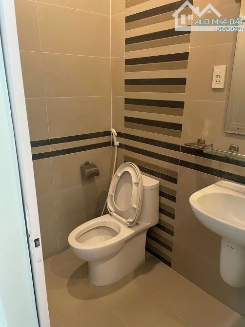Bán nhà phố đẹp 3 tầng giáp quận 1, HXH Võ Duy Ninh, DT 45m2 chỉ hơn 7 tỷ - 1