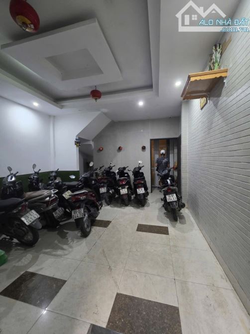 Bán CHDV Đội Cấn 51m 6T MT4.7m giá chỉ 12.7 tỷ - 1