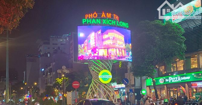 Tòa nhà Mặt Tiền Phan Xích Long, P.3, Q. Phú Nhuận. Tổng Sàn : 1.496,5m2 . - 1
