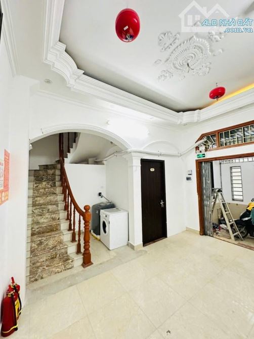 BÁN NHÀ XUÂN THỦY CẦU GIẤY DT 45M2 4TẦNG MT6.3M GIÁ NHỈNH 12 TỶ BA GÁC ĐỖ CỔNG ,GẦN PHỐ - 1