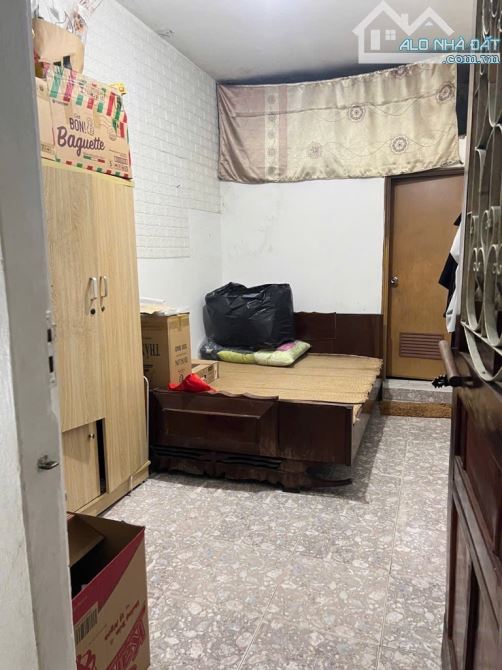 Hộ khẩu Ba Đình, Kim Mã - Bán đất tặng nhà 2 tầng - Sổ đỏ 27m - Nhỉnh 4 tỷ - 1