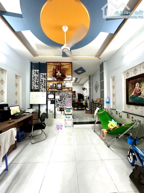 Bán nhà ngay TTTM Gigamall Phạm Văn Đồng 52.4m2, nở hậu, hoàn công đủ, giá 5.6 tỷ - 1