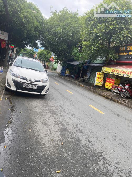Bán Góc 2MT, 1T3L mặt tiền Quang Trung, sát Coopmart, Hiệp Phú. 210m2/23.5 tỷ - 1