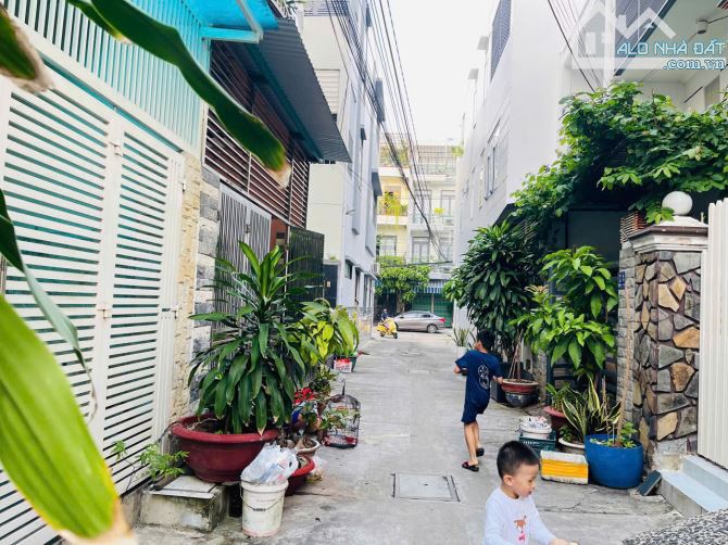 Nhà hẻm ô tô Nguyễn  Khanh Phước Hải dt 70m2 ngang 5m cách Lê Hồng Phong 100m - 1