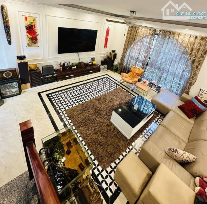Bán nhà Thạch Bàn - nội thất xịn xò - ô tô đỗ cửa - 43m 6 tầng 8.6 tỷ - 1