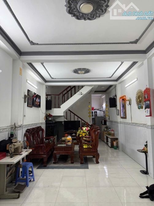 Nhỉnh 6Tỷ, LẠC LONG QUÂN, TÂN BÌNH, Hẻm Xe Hơi ĐỔ CỬA, 3 TẦNG BTCT, 55 M2 (4x14m), NỞ HẬU - 1