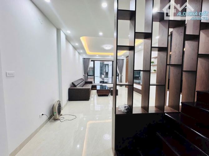 bán nhà Ngõ 79 Dương Quảng Hàm, Cầu Giấy DT 65m, 6 Tầng, MT 4.5m 🧧Gia 21.5 tỷ - 1