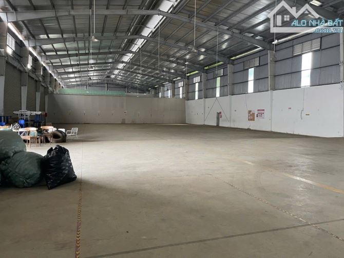 Cho thuê kho 650m2 đầy đủ pccc , đường sân bã container trung tamq BMT - 1