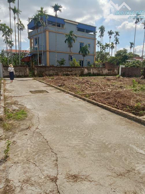 📢 Bán đất trung tâm Lâm Động ngõ oto 1ty1xx - Diện tích: 60m2 , ngang 4,1m - Hướng : Đông - 1