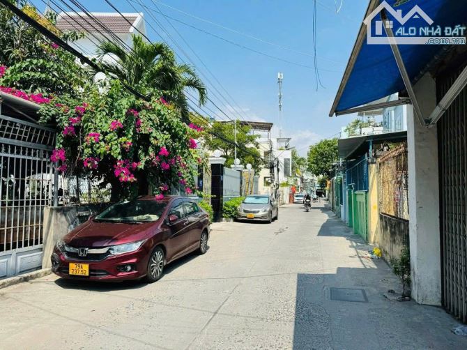 Nhà cấp 4 hẻm ô tô đường Đông Phước Phước Long dt 82m2 giá 65tr/m2 - 1