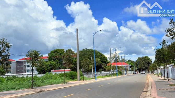 GÓC 2 MẶT TIỀN đường LÊ DUẨN - NGAY TRUNG TÂM HÀNH CHÍNH XÃ ĐẤT ĐỎ 300m  🌈DT 483.7m2 - 1